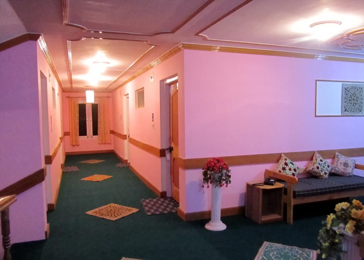 Royal Star Inn Сринагар Экстерьер фото