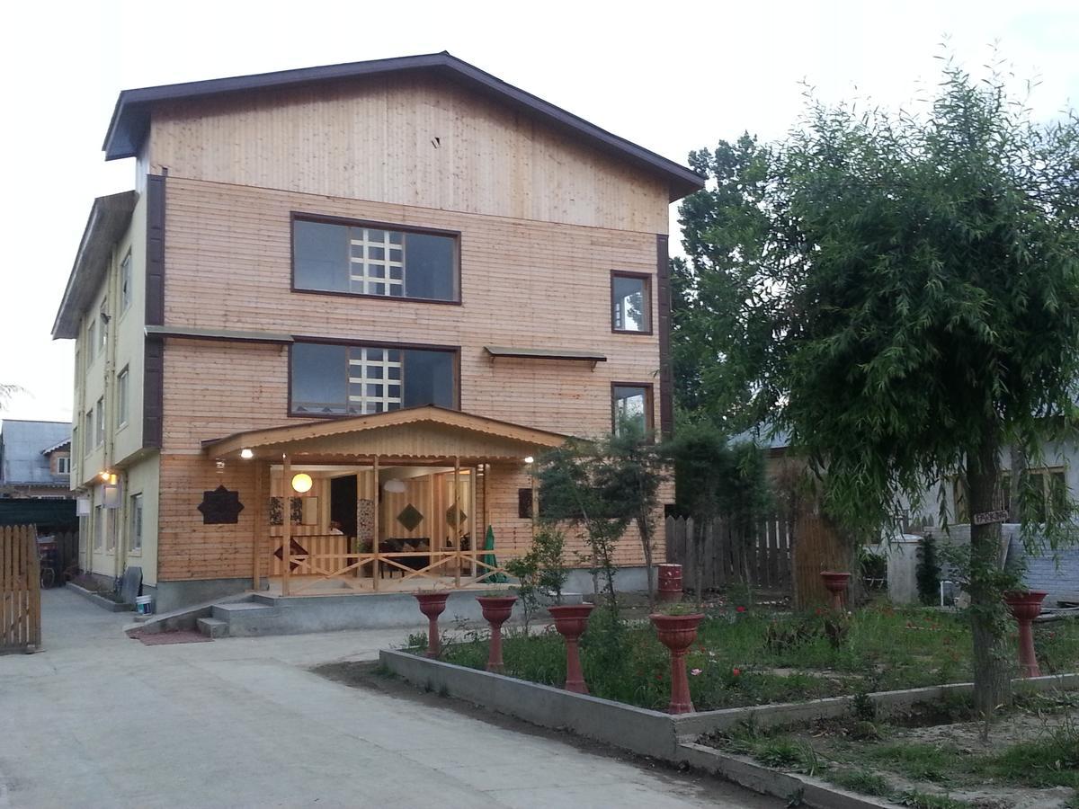 Royal Star Inn Сринагар Экстерьер фото