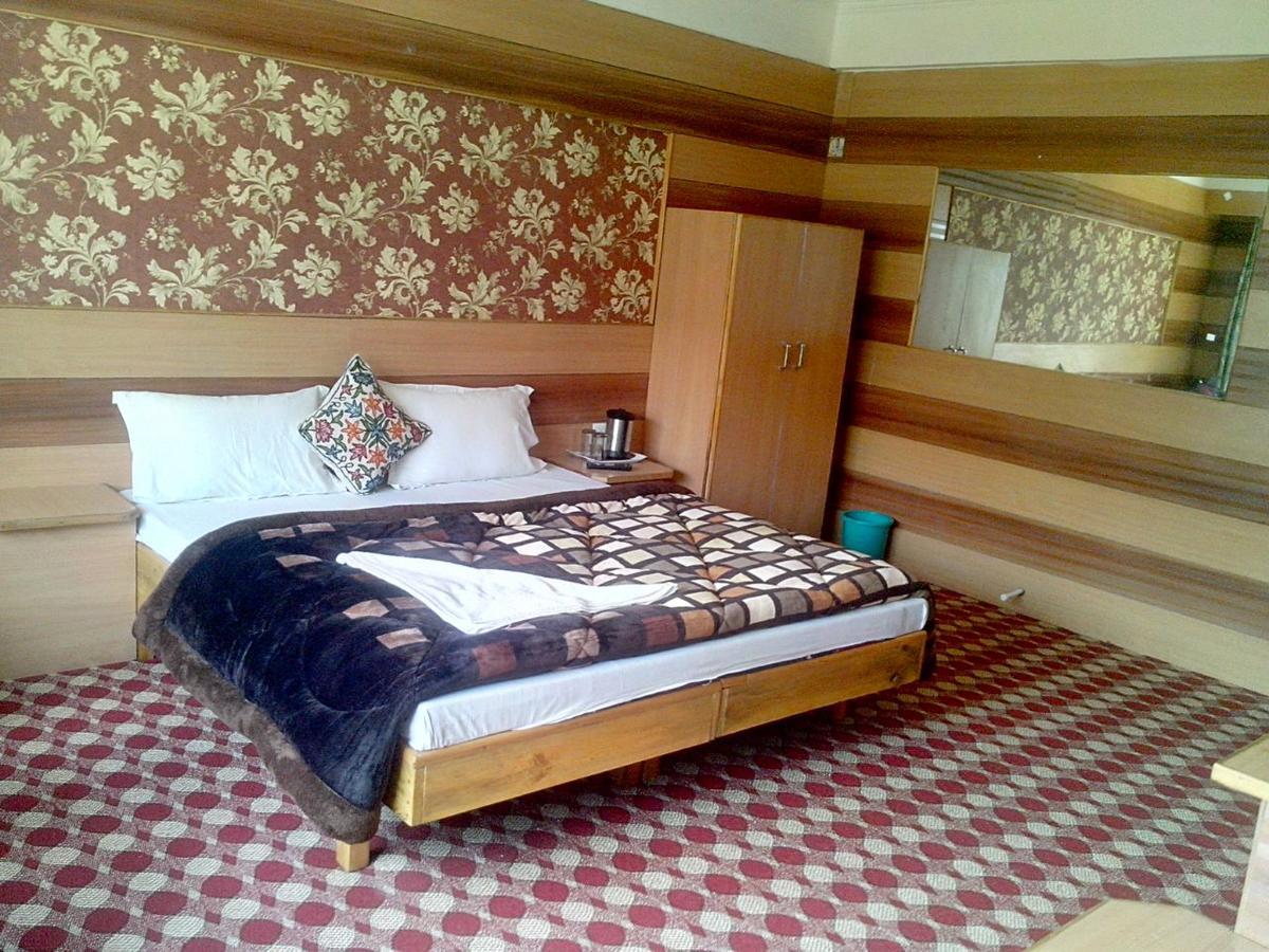 Royal Star Inn Сринагар Экстерьер фото